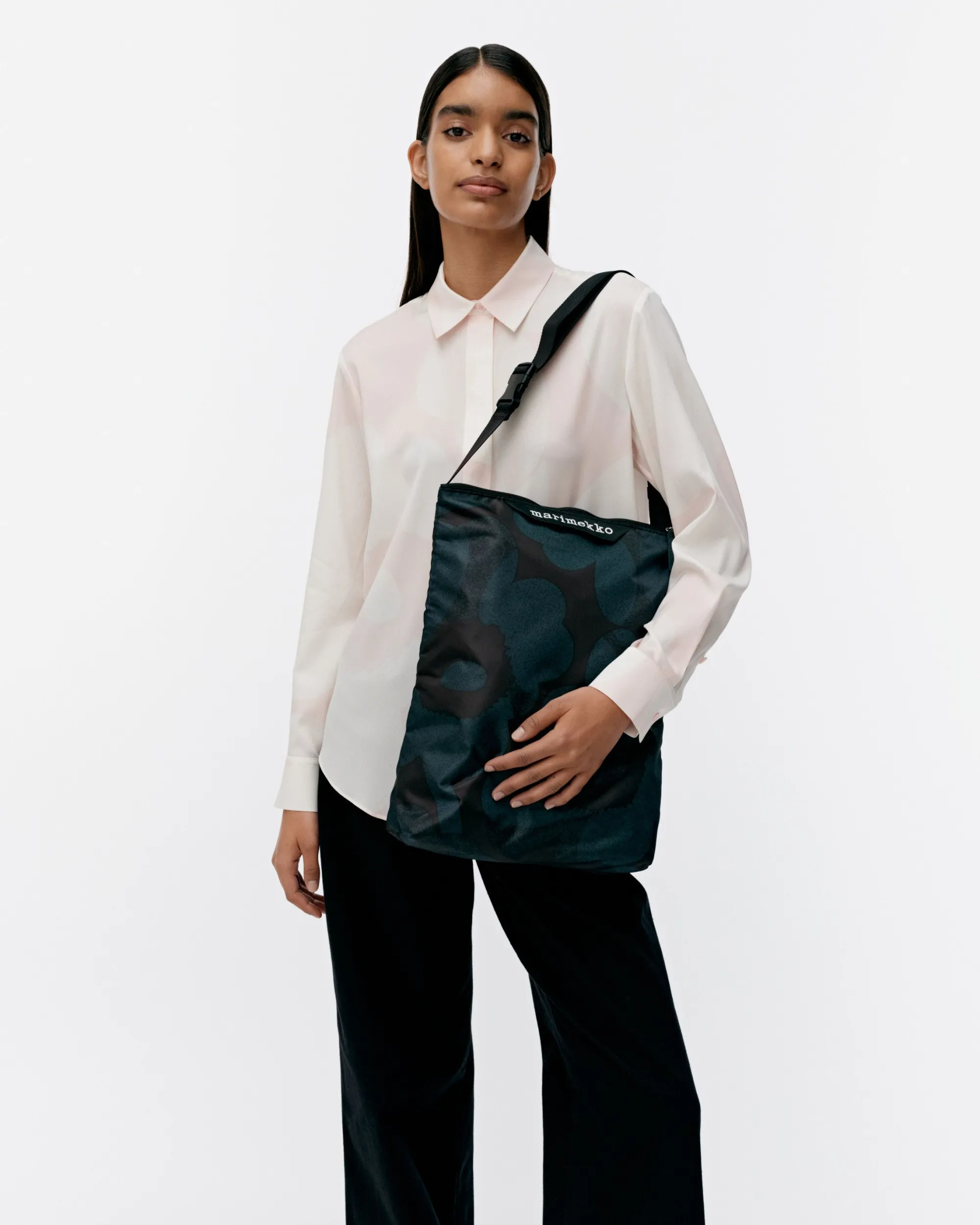 Marimekko Neat Crossbody Unikko M